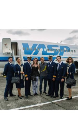 Juliana Alves Instagram - #Repost @adorocinema 
・・・
✈️ Confira em primeira mão o trailer do filme “O Sequestro do Voo 375”, baseado em uma história real brasileira. A produção se passa em 1988, quando um voo comercial da Vasp foi sequestrado com mais de 100 pessoas a bordo, o que levou o piloto Murilo (Danilo Grangheia) a desempenhar uma manobra heroica e nunca feita antes na história da aviação. O sequestro foi orquestrado por Nonato (Jorge Paz) com o objetivo de fazer um atentado ao Palácio do Planalto. 

🎬 O longa estreia em 7 de dezembro nos cinemas, com elenco composto por: eu, @danilograncheia, @jorgpaz, @cesarmellooficial, @gabriel_godoy, @robertagualda, @arianne.botelho, @dimontez, @cjaborandy, @johnnasoliva, @adrianogarib e @wagsantisteban. Direção de @marcusbaldini. 

Produção: 
@estudioescarlate

@stardistributionbr 

#OSequestroDoVoo375 #OSequestroDoVooFilme #Voo375 #AdoroCinema @starplusbr