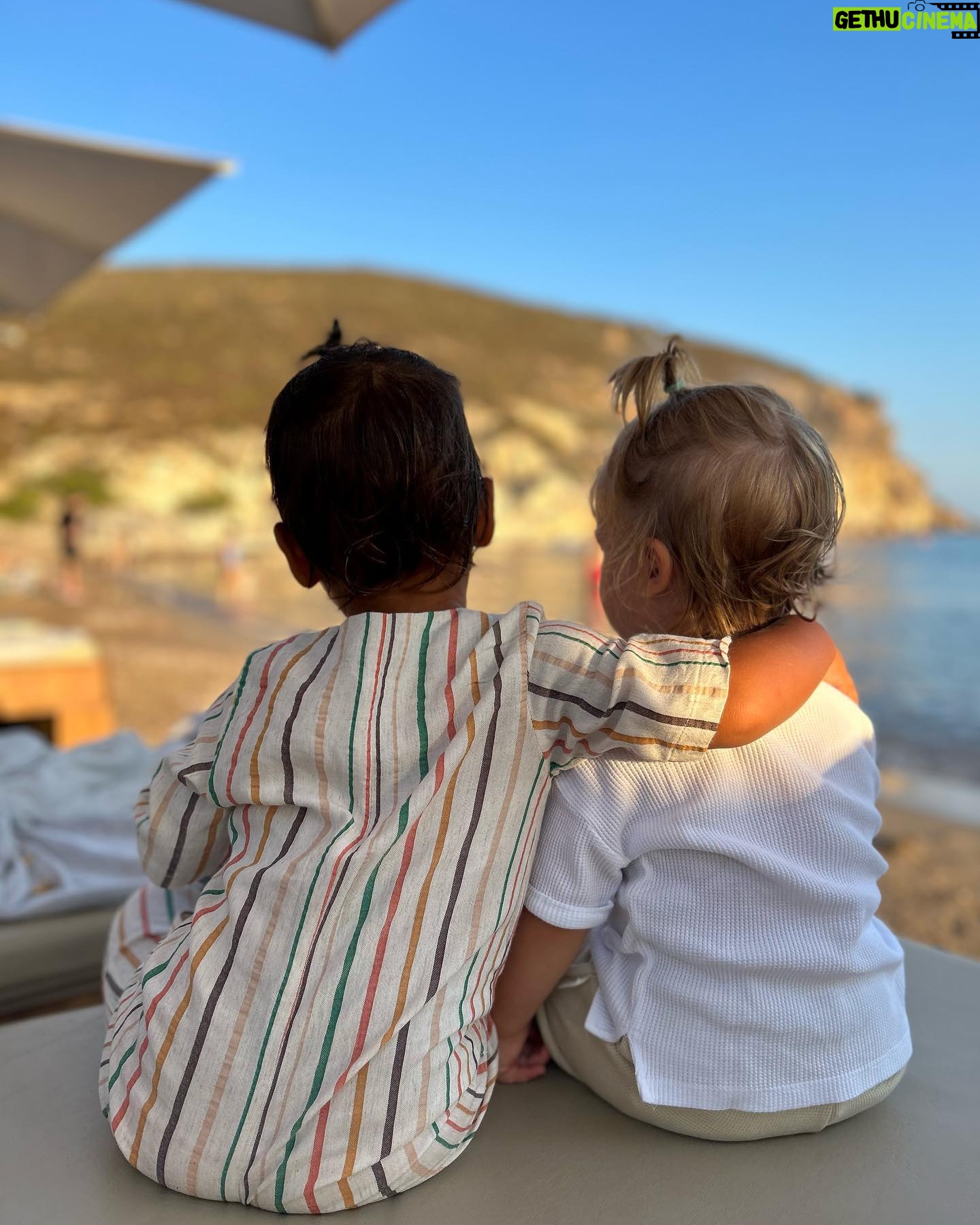 Özge Özpirinçci Instagram - Patmos we loved you! 💙🤍