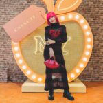Riisa Naka Instagram - コーチ Wear Your Shine ポップアップ ストアが8/31-9/24 まで原宿で期間限定オープンしてるから遊びに行ったよ〜🍎🗽✨

コーチの最新FALLコレクションが満載❤️ユニークな形のバッグもあって自分らしい秋のファッションをたくさんたのしも〜🍁🍂🎑🎃

#コーチシャイン
#WearYourShine
#CoachJapan

@coach_japan 
@coach