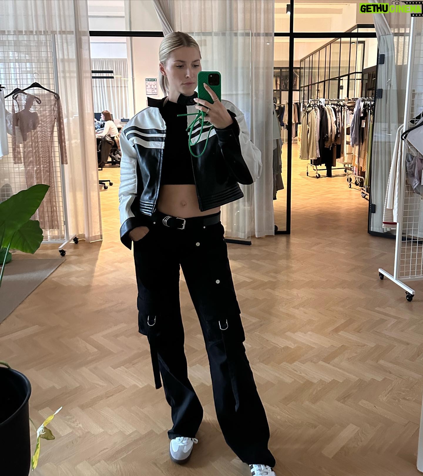 Lena Gercke Instagram - My week in pictures- Hamburg, Berlin, Munich- guess my fav city 💕