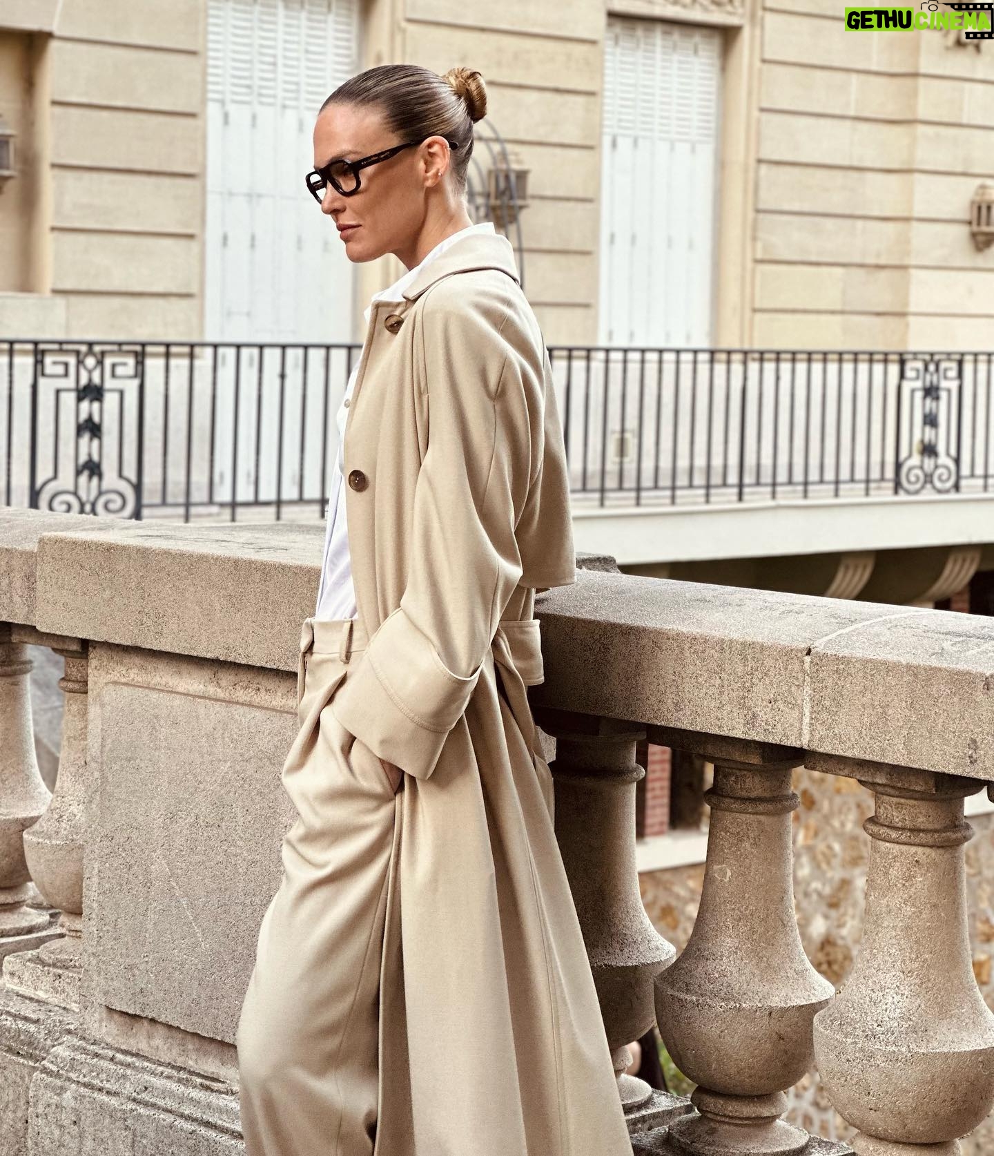 Bar Refaeli Instagram - @carolinalemkeberlin.il