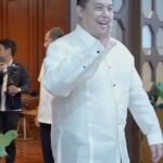 Karla Estrada Instagram - Nagbibigay-pugay ako sa 20 natatanging kabataan na tinanghal sa kauna-unahang Marikina Youth Leadership Award (#MYLA) dahil sa natatanging husay sa pag-aaral at kamangha-manghang kakayahan sa pamumuno. Ipinagmamalaki ko ang mga kabataang itinataguyod ang hangaring mapabuti ang kanilang mga komunidad.

Ang MYLA ay isang inisyatibo ni Rep. Stella Luz A. Quimbo, na nagpapakita ng kahalagahan sa dedikasyon ng mga kabataan na makapag lingkod sa bayan. Hindi lamang sila ang mga lider ng kinabukasan, kundi mga lider na ngayon pa lamang ay nagbibigay-inspirasyon na sa kanilang kapwa kabataan at sa buong komunidad.

Sa bawat hakbang na inyong tatahakin, inyong pinatutunayan na may kakayahan kayong magdulot ng positibong pagbabago sa ating lipunan. Patuloy ninyong ipagmalaki ang inyong mga natatanging kakayahan at maging ilaw sa ating lungsod.
Mabuhay ang mga MYLA awardee!

#KabataanParaSaKinabukasan
#YouthForNationBuilding
#MartinRomualdez
 #LiderNgKongreso

@martinromualdez 
@yeddaromualdez