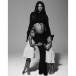 Chanel Iman Instagram - My daughters visited me at work and literally jumped on set and killed it in three frames 🥰 
Thanks you @bumpsuit for capturing the unexpected precious moments ❤️ #bumpsuiticon