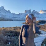 Kinsey Wolanski Instagram – On top of the world 🌎❤️ 

#travel #patagonia #chile #argentina #mountains #hiking #views #girls