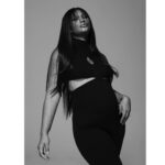 Chanel Iman Instagram – My Collab with @bumpsuit is out NOW . Im proud to be first #bumpsuiticon and the face for their newest campaign . Throughout my entire pregnancy I have lived in all of their pieces from every collection. 🙌🏾My girl @nictrunfio is killing it ❤️#momsupportingmoms #bumpsuit 🤰🏽💪🏽