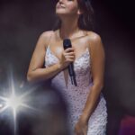 Şevval Sam Instagram - Kıbrıs’ta bi eğlendik, bi eğlendik🎶🤩⭐️⭐️⭐️
O akşam oradakilere sorabilirsiniz😉🌺💕🎶⭐️❤️