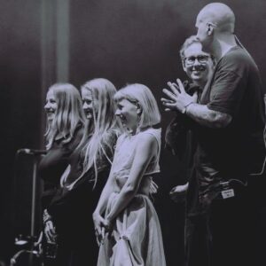 Aurora Aksnes Instagram - What a year. 
We just did our Last show after a long year. And a world tour. 

I feel full. 
And loved. 
I hope you all know how loved you are too. Having you all showing your lovely faces in the crowds has meant the world to us. Thank you all for coming to enjoy the music. 🌞

Thanks to my beautiful beautiful band. @fredriksvabo @theamilie @sigmundvestrheim @amalieholtkleive @producedbymagnus 

You’ve made every single day enjoyable. I love you all ✨ 

Now I’m going to make another baby.
It’s time. 

I feel magnetic.
Let it all come. 

Thank you @vituper for capturing our last show so vividly.