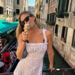 Bar Refaeli Instagram - Gelato 🍦