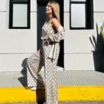 Jésica Cirio Instagram – ⭐️ La Peña de Morfi 📷⭐️
1. Este look 🔥 @parisbyflormonis @rickysarkany
2. Pasillos 📽️
3. Muy Argentino🇦🇷 @latylam_
4. Pelo y make up @bernardo.sever 💄👩🏽
5. Tonos claros 🤍
6. Con dos genios @dieleuco @cesarpueyrredonok
7. En estudio 🎬
8. Nos divertimos @mirandaenvivo