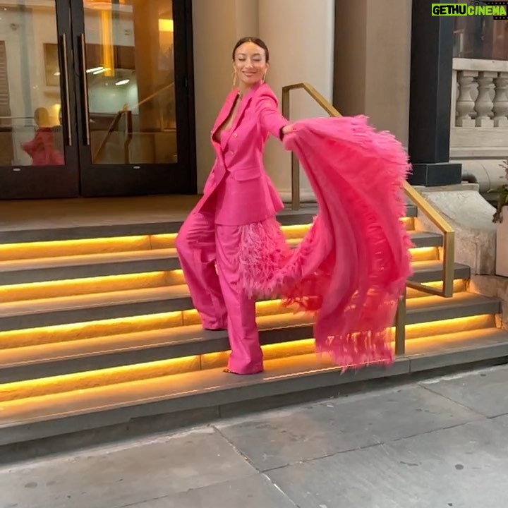 Jeannie Mai Instagram - You’re welcome NY, for my complimentary street cleaning 🩷