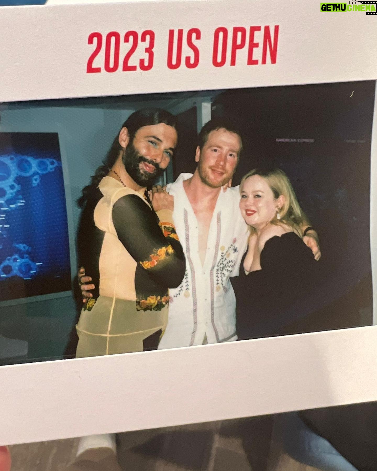 Nicola Coughlan Instagram - I luv my pals and I luv New York
Thank you for bringing me @aerlingus I luv ya too 🥰