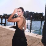 Nicole Wallace Instagram - 💖🥹✨🫶🏼#VeniceFilmFestival #Venice80 @labiennale 
Fotos @francescogau_ 
Estilismo @josejuan35 & @pacocasado19 x @pinkoofficial @tousjewelry 
Beauty @mariagarciamua x @diorbeauty @diorling1 
Publicist @shaharlevi4
Thanks  @viacomunicacion @itsangelaalvarez @elenaalbafer @stefano.parigi @alicolla @mashabrigatti