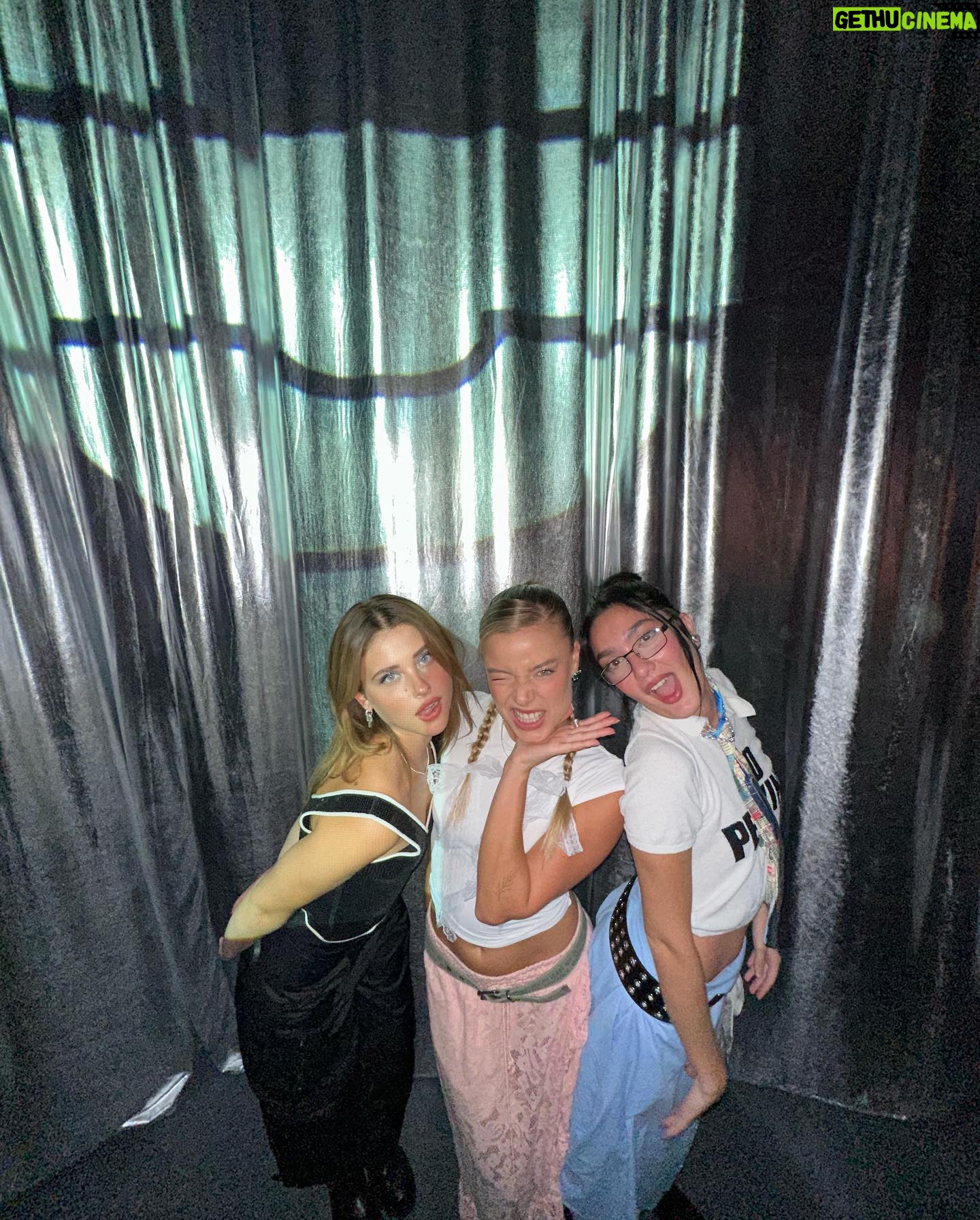 Nicole Wallace Instagram - gracias @tousjewelry por una noche increíble #TOUSManifesto 💖✨