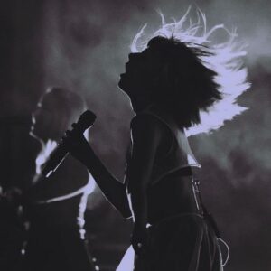 Aurora Aksnes Instagram - What a year. 
We just did our Last show after a long year. And a world tour. 

I feel full. 
And loved. 
I hope you all know how loved you are too. Having you all showing your lovely faces in the crowds has meant the world to us. Thank you all for coming to enjoy the music. 🌞

Thanks to my beautiful beautiful band. @fredriksvabo @theamilie @sigmundvestrheim @amalieholtkleive @producedbymagnus 

You’ve made every single day enjoyable. I love you all ✨ 

Now I’m going to make another baby.
It’s time. 

I feel magnetic.
Let it all come. 

Thank you @vituper for capturing our last show so vividly.