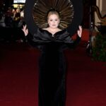 Nicola Coughlan Instagram - 🎩VOGUE WORLD🎩

Thank you Anna Wintour & @edward_enninful for having me at the snazziest party in town, and thank you @harris_reed for being a genius in this amazing look that I loved wearing so much, you and your team are magic 🖤

Also thank you @voguemagazine for coming to get ready with me @thesavoylondon and being a perfect guest, full video link in my bio ✨

Thank you thank you to the hardest working people whose talent I’m endlessly grateful for, Spielbergs one and all

Styled by @aimeecroysdill in custom @harris_reed, jewels by @tasaki_intl shoes by @louboutinworld 
Makeup by @neilyoungbeauty 
Hair by @halleybrisker 
Nails by @michelleclassnails 
Hotel pics by @iona.wolff 
Skin prep by @shanecooperclinic 
Tailoring by @courtiere_bernie 
Extra thanks to @drkarendoherty for loaning us your space suit (iykyk)
And thank you always to the best of the best @vrwpublicity