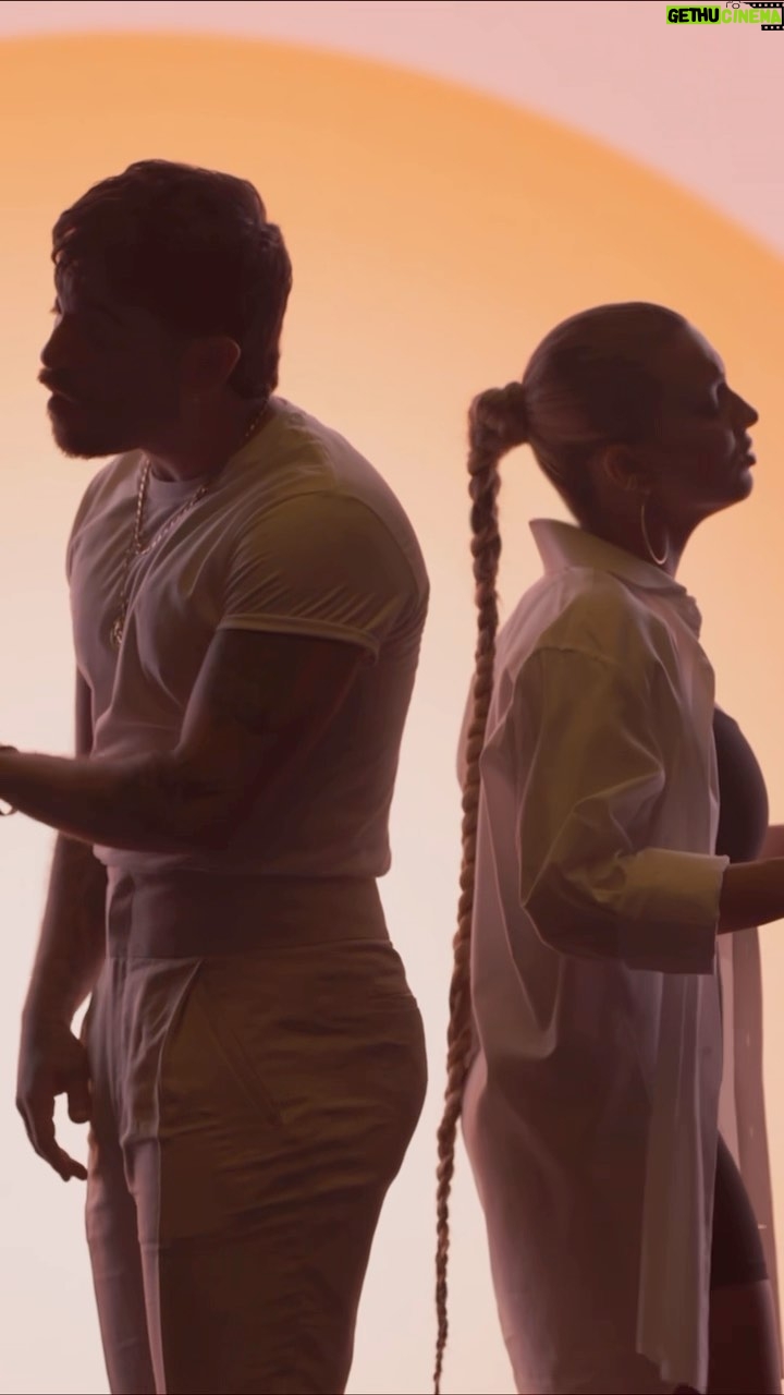 Tori Kelly Instagram - young gun video featuring @jonbellion out now✨ directed by @andyhines.tv