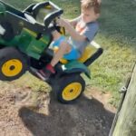 Maci Bookout Instagram - This is your reminder to go outside! Sunshine and fresh air are hard to beat. 💜🌳🌞

#family #adventure #kidsbeingkids 
#parenthood