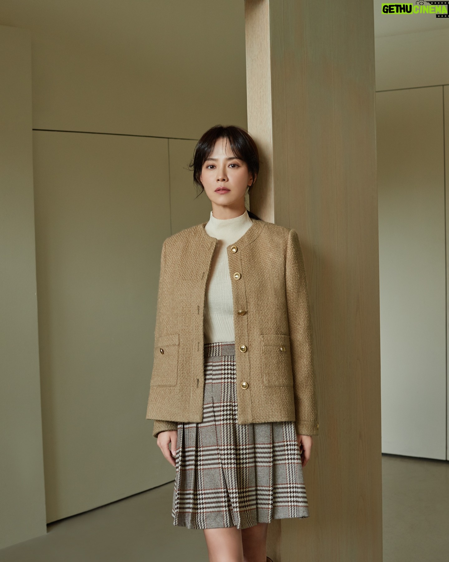 Song Ji-hyo Instagram - LBL 광고🍁
#LBL #엘베엘 #가을 광고