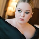 Nicola Coughlan Instagram - 🎩VOGUE WORLD🎩

Thank you Anna Wintour & @edward_enninful for having me at the snazziest party in town, and thank you @harris_reed for being a genius in this amazing look that I loved wearing so much, you and your team are magic 🖤

Also thank you @voguemagazine for coming to get ready with me @thesavoylondon and being a perfect guest, full video link in my bio ✨

Thank you thank you to the hardest working people whose talent I’m endlessly grateful for, Spielbergs one and all

Styled by @aimeecroysdill in custom @harris_reed, jewels by @tasaki_intl shoes by @louboutinworld 
Makeup by @neilyoungbeauty 
Hair by @halleybrisker 
Nails by @michelleclassnails 
Hotel pics by @iona.wolff 
Skin prep by @shanecooperclinic 
Tailoring by @courtiere_bernie 
Extra thanks to @drkarendoherty for loaning us your space suit (iykyk)
And thank you always to the best of the best @vrwpublicity
