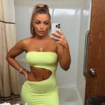 Mandy Rose Instagram – @skims never disappoints 💚

So awesome meeting you all today at #TerrorCon with @bigeventny 🙏🏻