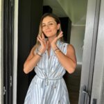 Daniela Calle Instagram - Mi semana: 
1. Foto por mi cuñis @valegarzon que amo.
2. Estrenando mi vestido de @tommyhilfiger con mickey mouse 🥹
3. Say cheese 📸
4. Consintiendo mi piel ✨
5. Saltando con Belina mi guapa ❤️‍🔥🐴 foto: mi amor @poche 
6. Pensando en mi proxima clase de salto probablemente 🫣
7. Convenciendo a mi hermana @julianacallee que se mude a miami🪄
8.😋