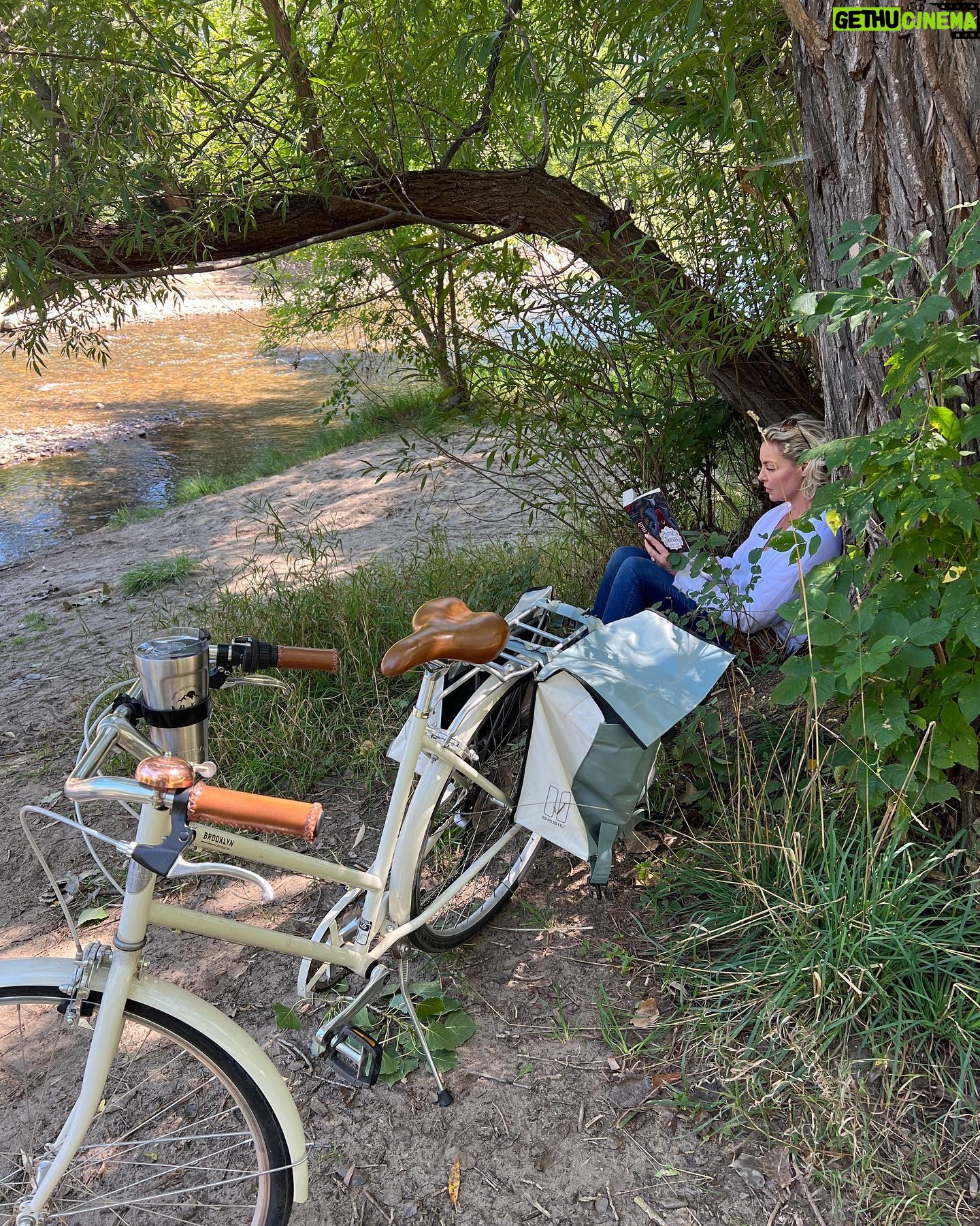 Katherine Heigl Instagram - @joshbkelley and I took our annual fall road trip to one of our favorite small towns. Fort Collins Co. It’s got such a great vibe and so many amazing shops and restaurants. So many beautiful bike trails and walking paths. It’s the perfect getaway for us to take a break from the real world and indulge each other and all our senses. I’ve become enamored with #junkjournals and am putting together a couple of spreads of our trip this quiet Sunday…thought I’d share. The actual photos are in the post as well if you’re interested…
PS Josh did not actually get arrested. We just happened to be eating at a table outside next to a parked cop car…I made him take that pic 😏