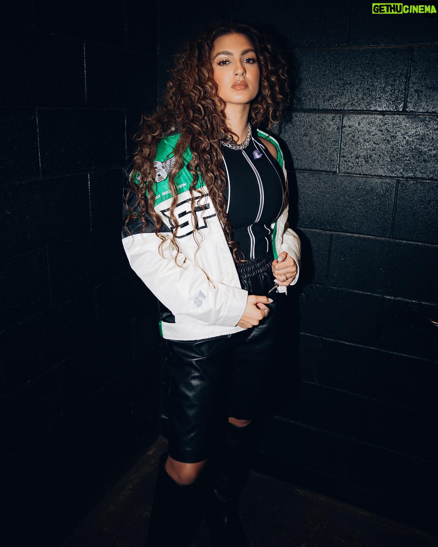Tori Kelly Instagram - i guess u could say on this tour… i ate. 🍕