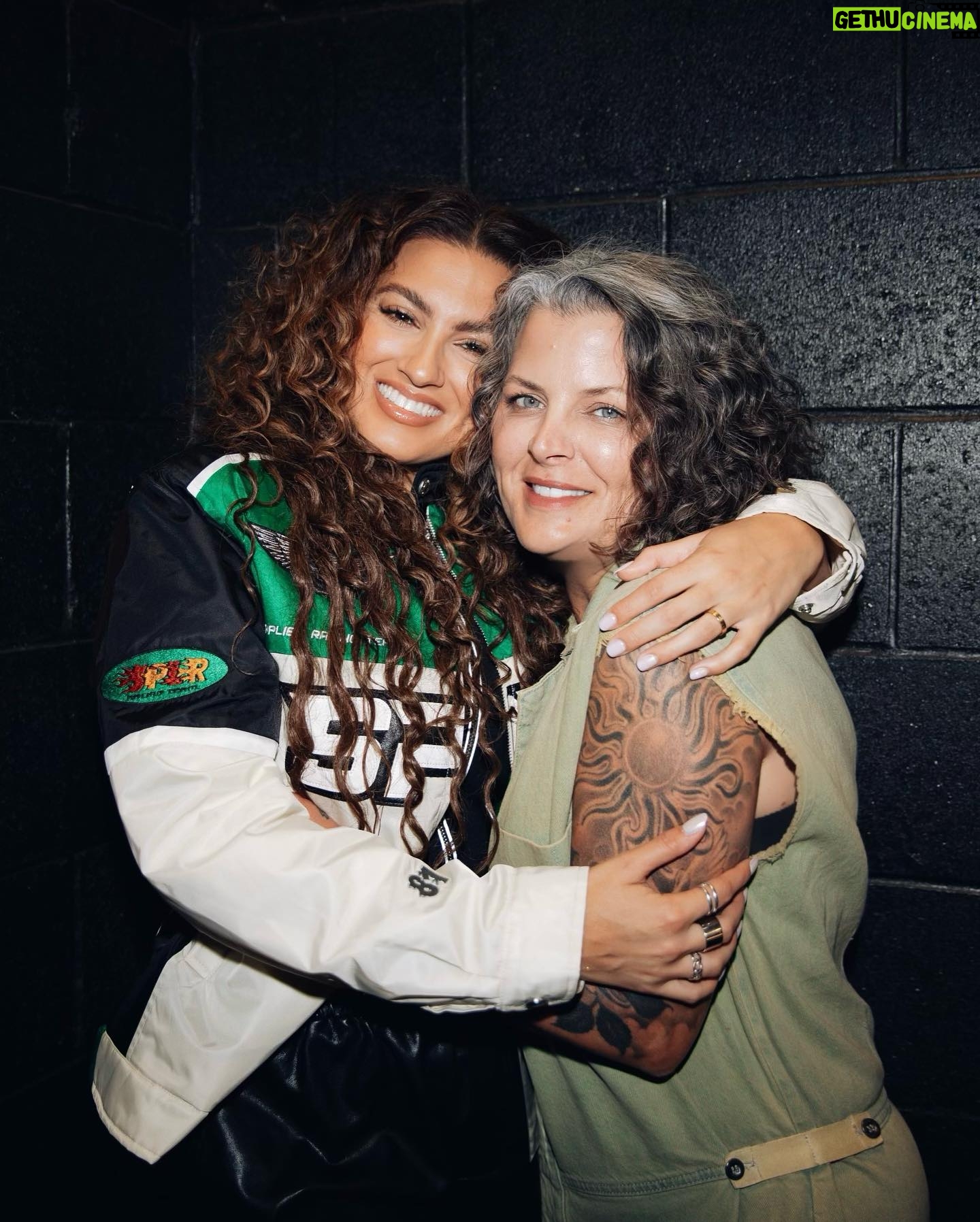 Tori Kelly Instagram - i guess u could say on this tour… i ate. 🍕