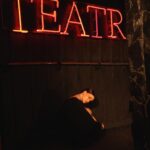 Anna-Maria Sieklucka Instagram - Teatr.
Zawsze, kiedy wychodzę na scenę, wszystko wokół przestaje dla mnie istnieć. 
Radość własnego, wewnętrznego dziecka wypełnia mnie wtedy do cna. I każdy kolejny raz grania różnych charakterów staje się zawsze tym pierwszym. Niesamowite. Zatrzymuję te kadry w swojej pamięci, jako jedne z najpiękniejszych wspomnień. 

Przede mną dwa nowe projekty teatralne, o których wkrótce, a dziś zapraszam Was na spektakl „Margules. Nieobecność.” 

19.09 – Krasnostawski Dom Kultury 
20.09 – Włodawski Dom Kultury (WDK) 
13.10 – Miejski Ośrodek Kultury Jastrzębie-Zdrój 
14.10 – Miejski Dom Kultury w Czechowicach-Dziedzicach 
Pokazy spektakli odbywają się w ramach programu Teatr Polska, realizowanego przez Instytut Teatralny im. Zbigniewa Raszewskiego. Dofinansowano ze środków Ministerstwo Kultury I Dziedzictwa Narodowego.

📸 @wojciechfoit