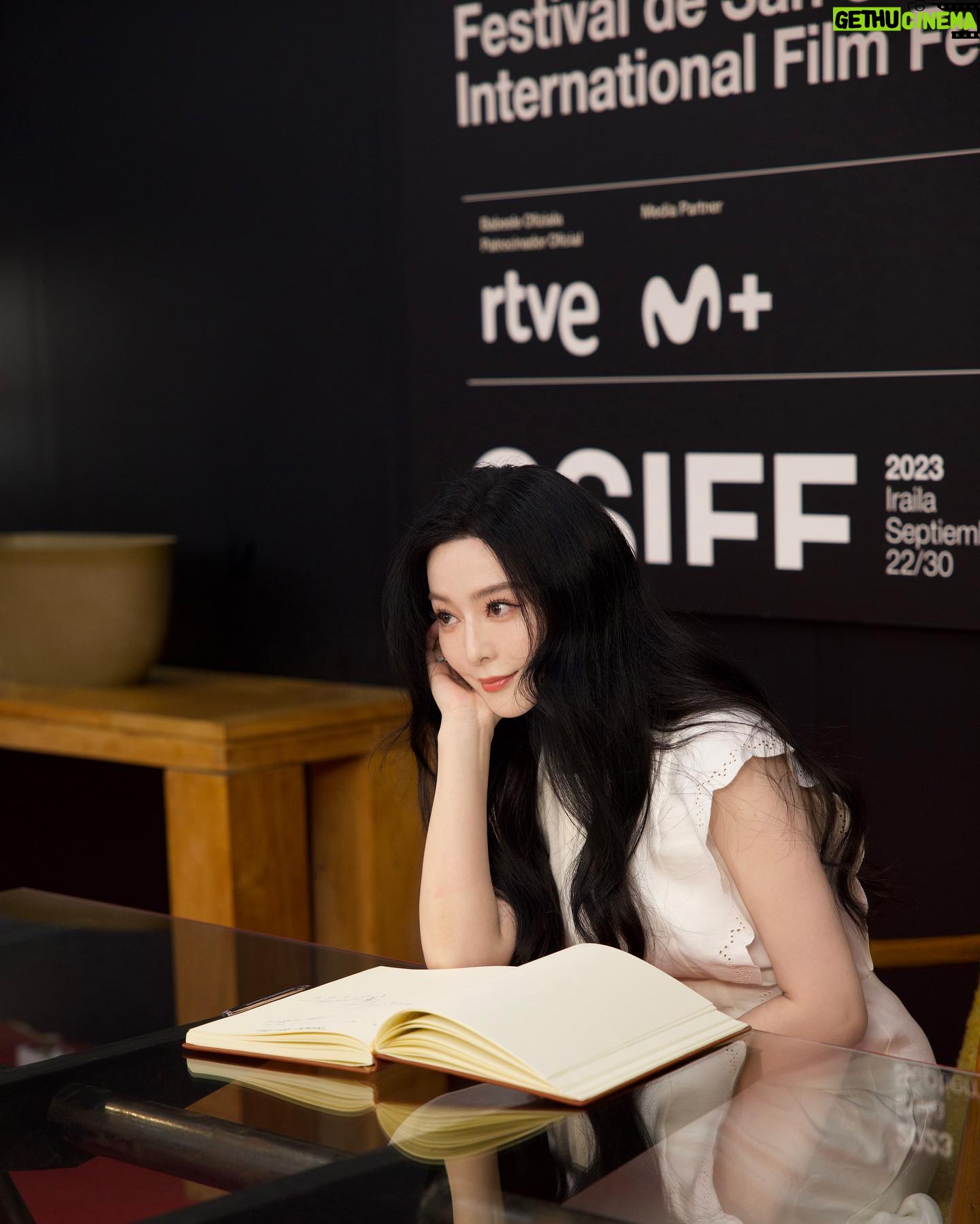 Fan Bingbing Instagram - Photocall & book signing of official jury.

#SSIFF2023 #71SSIFF