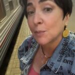 Lolita Milyavskaya Instagram - До встречи, мой любимый зритель. Пожалуйста, будьте бдительны и помните, что мошенники не только по поводу банковских карт названивают, но и концертными билетами промышляют☝️🙏