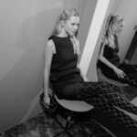 Poppy Delevingne Instagram - Gucci ma Nucci 🖤
Your show was the coolest of the cool @gucci @sabatods Congratulations. 
We danced our little socks off & ate pizza for breakfast ~ Milan you are magic. 

Glam ~ @earlsimms2 & @emmamakeupmiles 💋