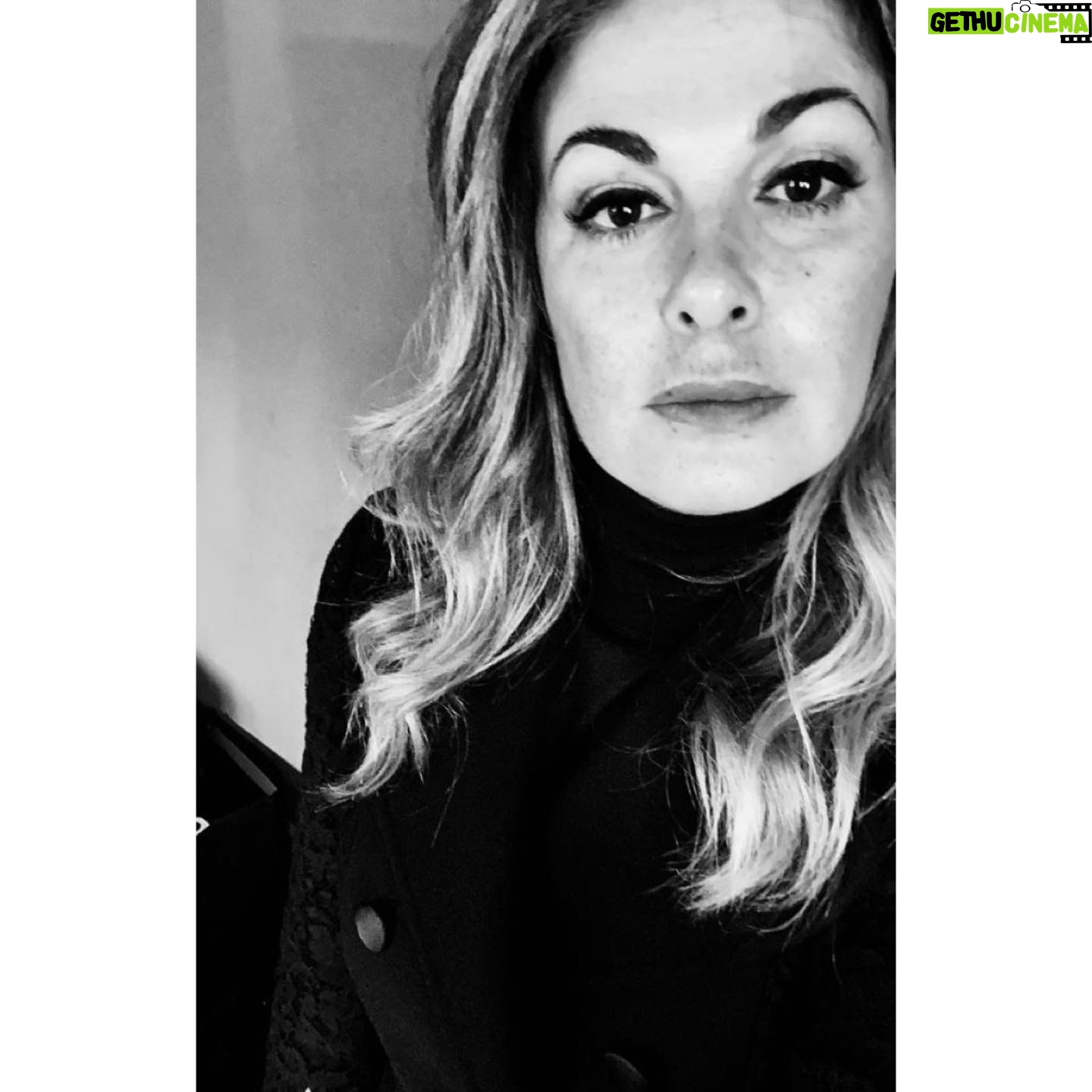 Vanessa Incontrada Instagram - Mammamia come sei seria!😂😂😂😂