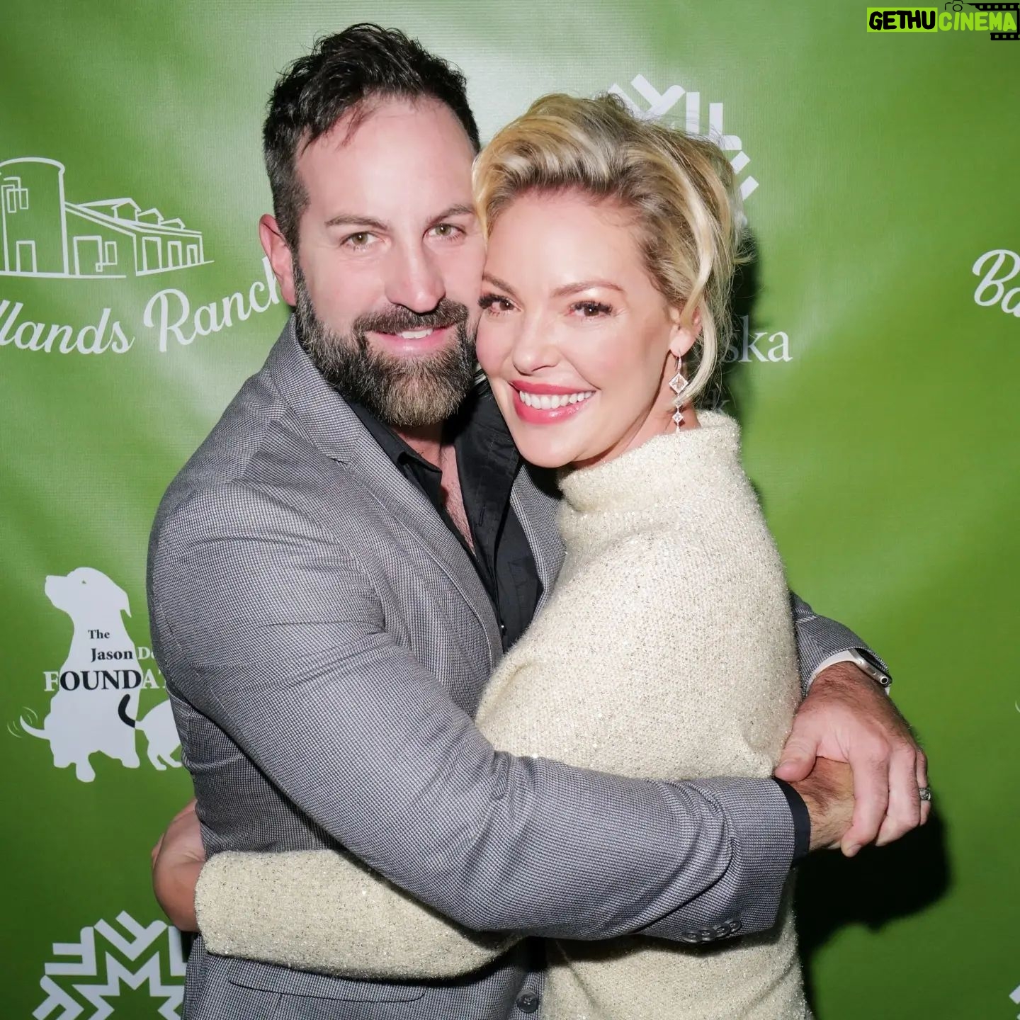 Katherine Heigl Instagram - Thrilled to attend the opening event for the “Best In Show: Pets In Contemporary Photography” exhibition at @fotografiska.newyork last night with @badlandsranchpets Blown away by the talent of the 25 artists and how they've captured the essence of our beloved pets in culture. And... meeeting some of the furry attendees? Absolute highlight!!
Every ticket sold supports the work of the @jasonheiglfoundation Visit from now through January 2024 to experience mesmerizing images and make a difference for animals in need! #BestInShow #FotografiskaNY #NewYork
Stylist: @debswatson
Photography: Ben Rosser/BFA.com