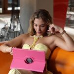 Melisa Döngel Instagram – BU AKŞAM @dizikirlisepeti BAŞLIYOR🥹😍

AŞIRI HEYECANLIYIM 🫠
İLK BÖLÜM POSTU🎈