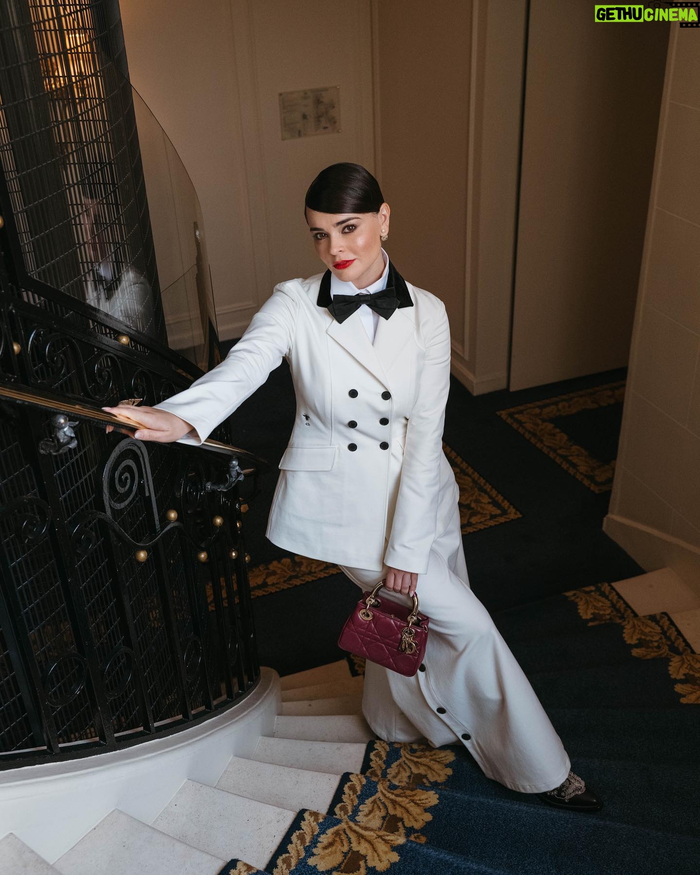 Fabiola Guajardo Instagram - Arriving @ Dior SS24 🇫🇷
#DiorSS24 @dior @diorbeauty
.
.
.
@maciek.gilewski @alejandraloaiza.photo