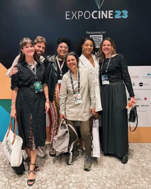 Juliana Alves Instagram - Dia de compromisso importante em São Paulo! 
Tive a alegria de estar com a Disney na EXPOCINE anunciando as novas produções internacionais e nacionais para os exibidores, em especial o nosso filme Sequestro do Voo 375, produção da Escarlate com direção de Marcos Baldini. 
Um filme que traz algo de novo na produção de cinema nacional! 
Aguardem!

#vivaocinemanacional