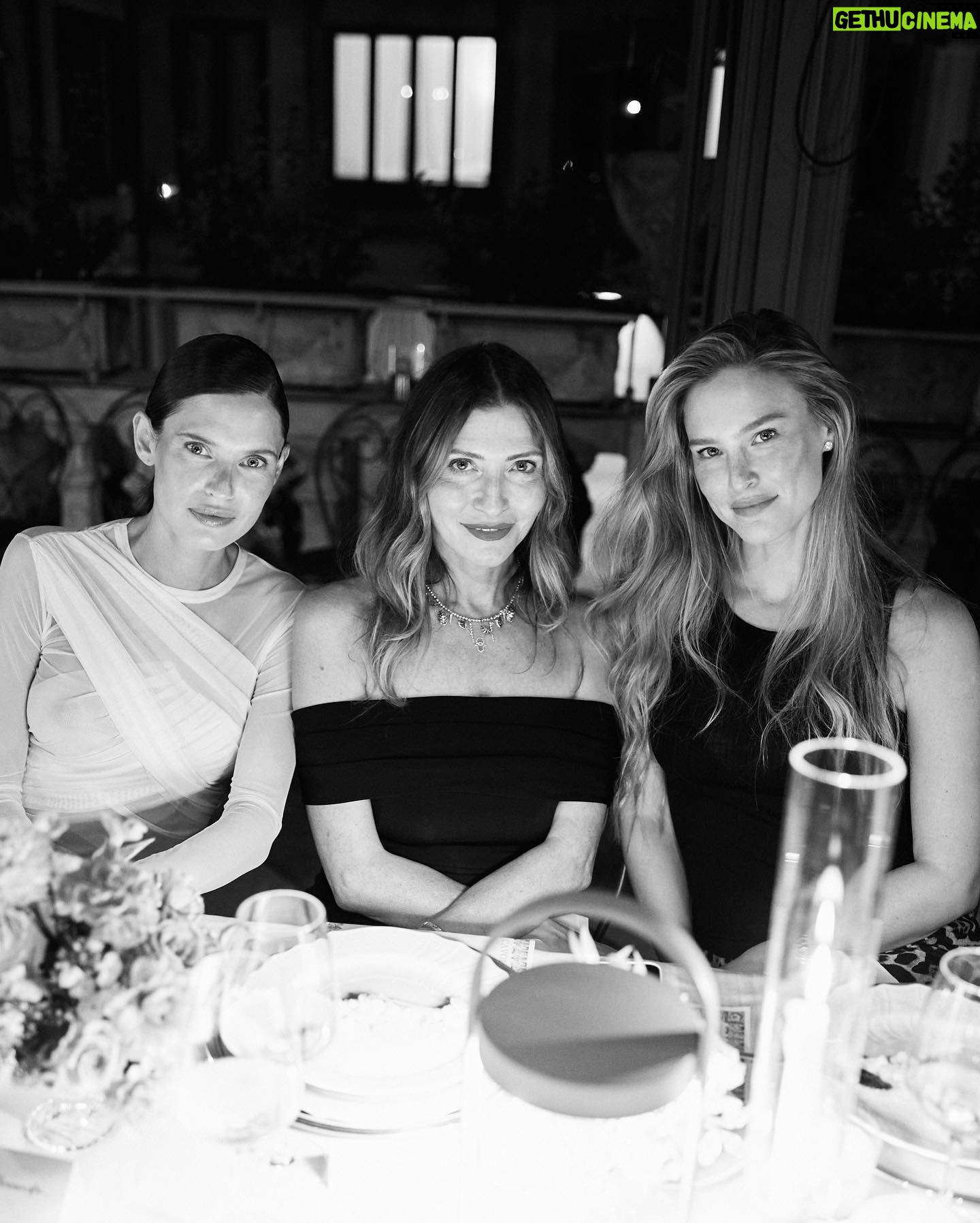 Bar Refaeli Instagram - Celebrating @alevimilano & @valemicchetti
A woman and her creation 🖤