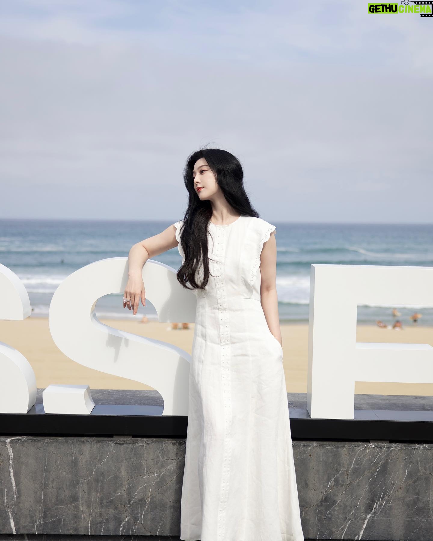 Fan Bingbing Instagram - Photocall & book signing of official jury.

#SSIFF2023 #71SSIFF