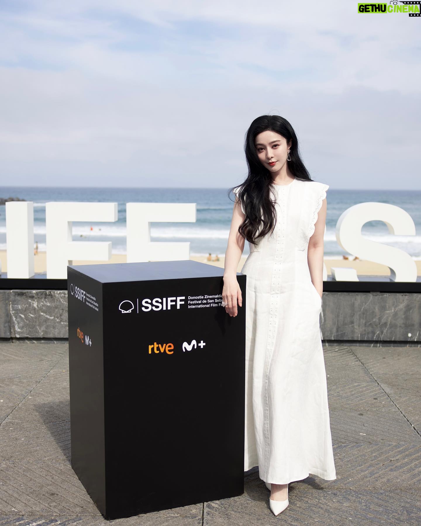Fan Bingbing Instagram - Photocall & book signing of official jury.

#SSIFF2023 #71SSIFF
