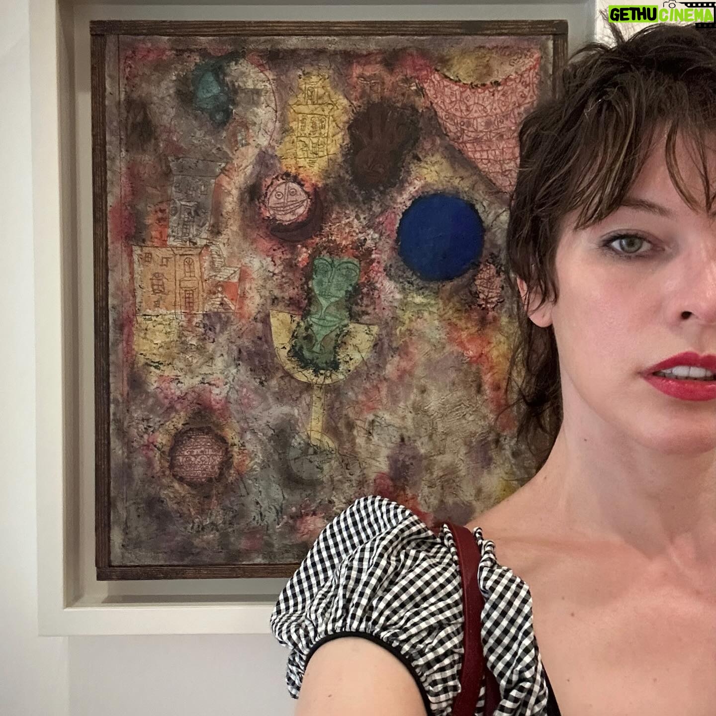 Milla Jovovich Instagram - So here’s the moment no one’s been waiting for. But I finally got some of my favorite shots from our trip to #venicefilmfestival for @amfar! Warning, I might add a few in the next couple of days as stand alones, but this is the main dump. We swept across the canals in boats, took gondola rides with our kids for the first time and ate some insanely amazing food along the way. We stopped at the @guggenheim_venice which was truly the highlight of the trip. To see my kids so intrigued and inspired by all the post modern art completely justified them missing their first day of school. I’m a true believer that real like experience trumps anything you read in a textbook and to have my 8 year old tell me that her favorite paintings were made by Tanguy was a pivotal point in my parenting journey. It was truly unforgettable on so many levels. So I’ll shut up now and let you swipe to experience the beauty of Venice. Enjoy!