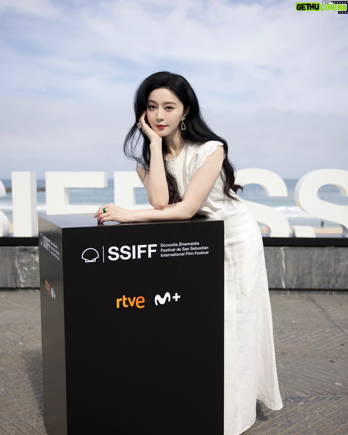 Fan Bingbing Instagram - Photocall & book signing of official jury.

#SSIFF2023 #71SSIFF