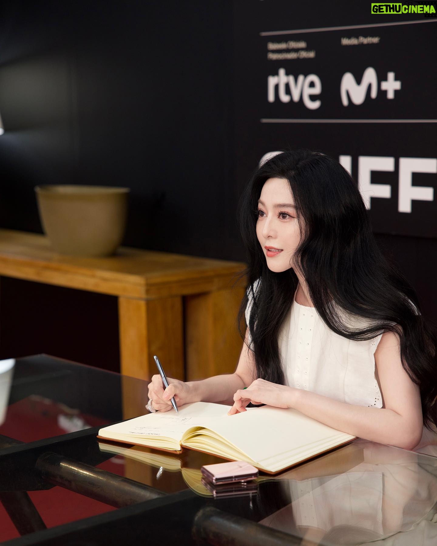 Fan Bingbing Instagram - Photocall & book signing of official jury.

#SSIFF2023 #71SSIFF
