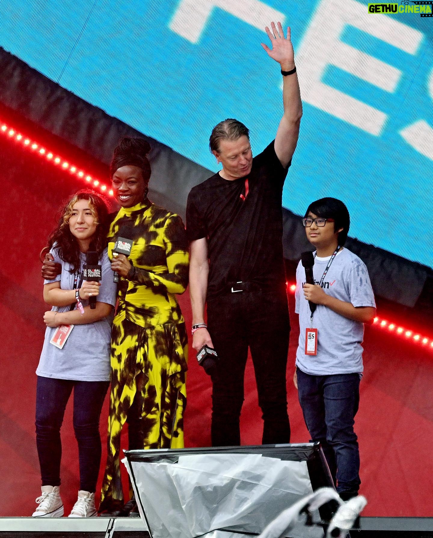 Danai Gurira Instagram - I can’t quite describe the powerful feeling being with fellow global citizens on Saturday gave me. Everyone in attendance at #GlobalCitizenFestival was united to see the end of extreme poverty across the globe. Global Citizens like you and me have taken over 3 million actions, including monumental pledges to prioritize human rights for women and girls, an area near and dear to my heart. There are still millions of people who need help in this fight, and it is imperative that we amplify this mission with as many as we can.
It was so great to announce the progress of the pledge made by #Verizon to help young students have the tech they need to learn at the highest level with the CEO of Verizon @hansvestberg and the outstanding eighth grade Verizon Innovative Learning students Angie and Naoki.
It also was incredible to share the stage with Ineza Umuhoza Grace— an astounding young Rwandan female environmentalist who has made real and powerful strides to hold world leaders accountable for the carbon footprint they create. On stage she called for climate action and announced youths' demands ahead of @cop28uaeofficial launched by @lossanddamageyouthcoalition. Be sure to sign her petition that insists on taking the burden off of more vulnerable nations and giving it to the nations that create the largest negative impact on the environment: https://www.globalcitizen.org/en/action/cop28-demands/
Let's keep using our collective voices to highlight these issues and face them as a global community, together.