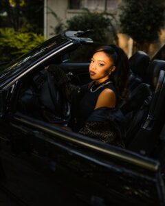 Priah Ferguson Instagram - 82 hrs🔒

Photographer @jordanviision
Stylist @gabthestylist 
Hair @zarahair1 
Makeup @vanessaannewilliams
