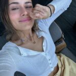 Daniela Calle Instagram - 🇮🇹🥰

1. Lake como   un conjunto vintage que encontramos hace unas semanas
2. Pasta   room service = ❤️‍🔥 
3. Antes del evento al que vinimos a Milan.
4. Ni idea 
5. Encontraron el parecido? 
6.❤️🥰
7. Esperando el tren. (Dato curioso: casi nos subimos a un tren que iba a suiza, en vez de Milan🤦🏻‍♀️) 
8.🍉