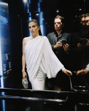 Karla Souza Instagram - Lancôme x Louvre @lancomeofficial #lancomemx #lancomexlouvre 

Dress @andrespajon
