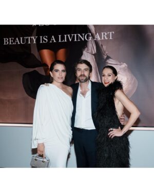 Karla Souza Instagram - Lancôme x Louvre @lancomeofficial #lancomemx #lancomexlouvre 

Dress @andrespajon