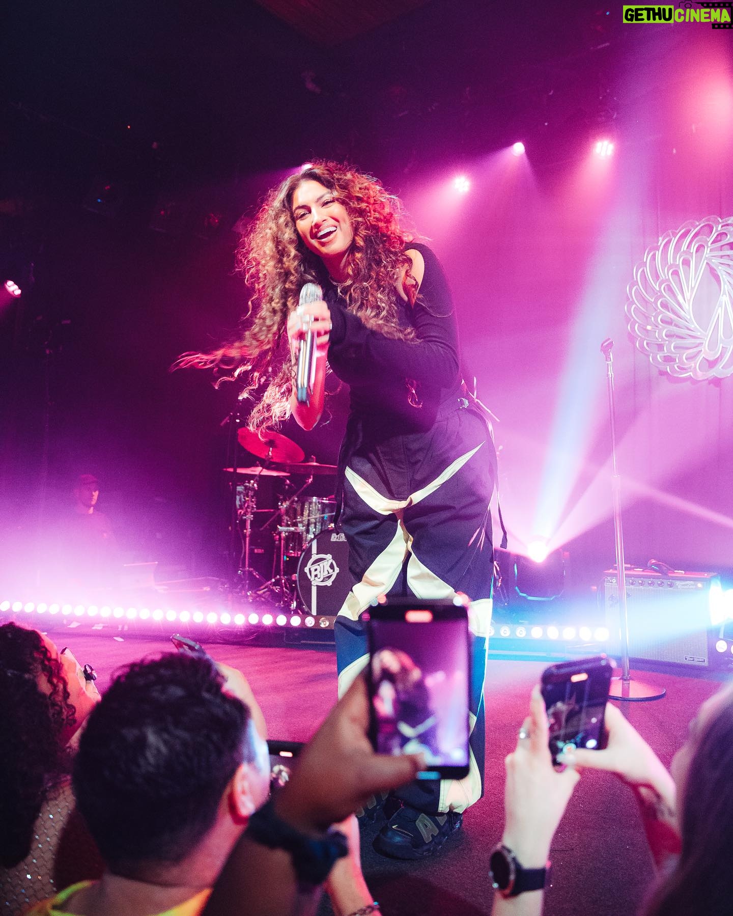 Tori Kelly Instagram - californiaaaa loooove