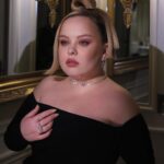 Nicola Coughlan Instagram - One night in Paris with @messika 

Styled by @aimeecroysdill in custom @azziandosta 
Makeup @babskymakeup 
Hair @peterluxhair